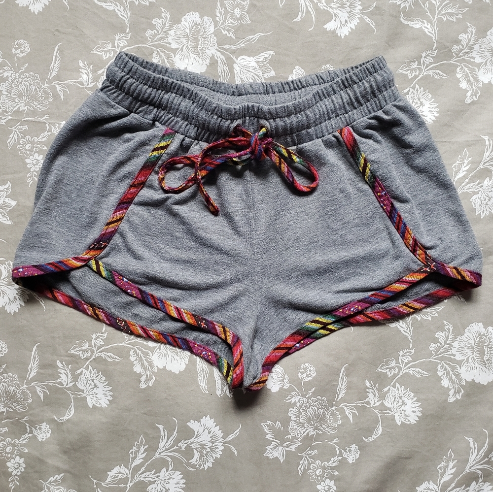 Tobi Grey/Multicolor Shorts Size Small